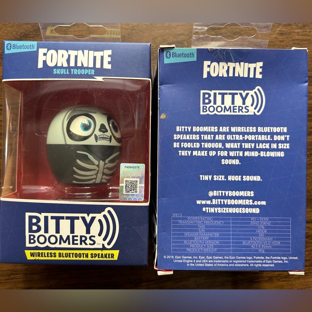 Bitty boomers Fortnite skull trooper, wireless speaker